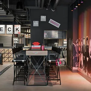 Moxy 3*, Dusseldorf Germany